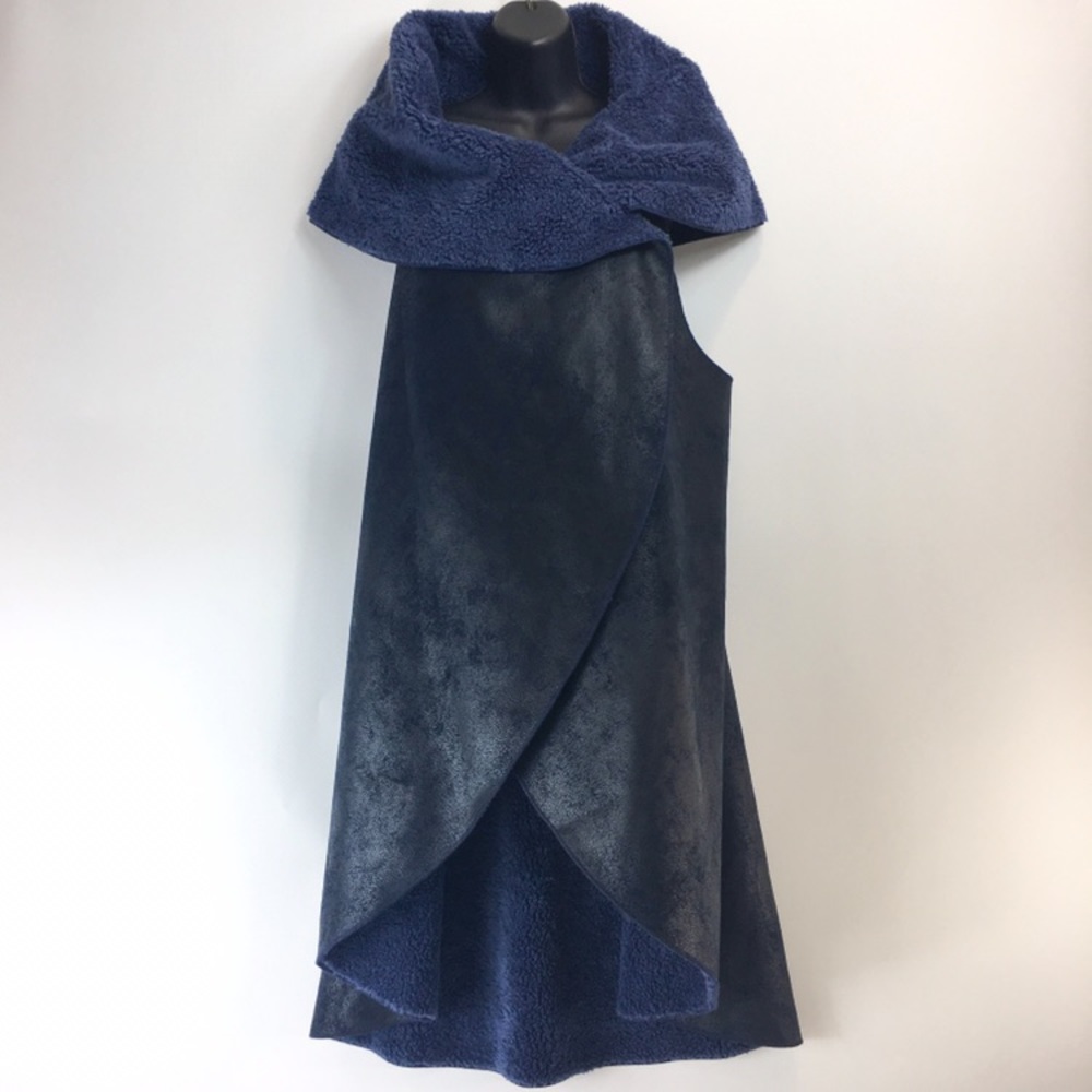 NWT🎉{Dusica Kotur Sacks}  faux shearling wrap